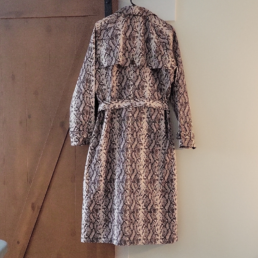 Rebecca Minkoff Black and White Snake Print Coat - Picture 9 of 12